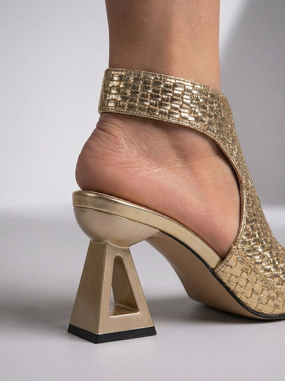 Annelie: elegantes sandalias de tiras entrelazadas